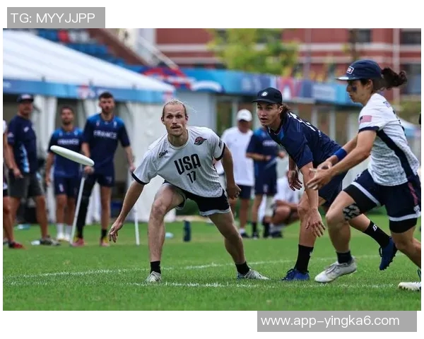 实时新闻科学飞盘战术训练方法探索与实践提升团队竞技水平的有效策略